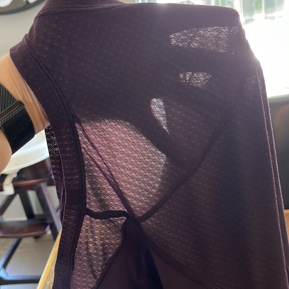 Lululemon mesh-back Tank - Picture 3 of 3